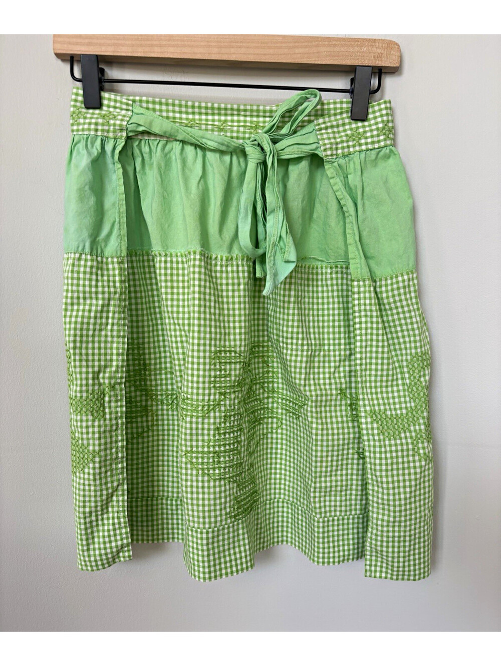 Vintage 1950s Green Gingham Half Apron Embroidered Chicken Scratch Cross Stitch
